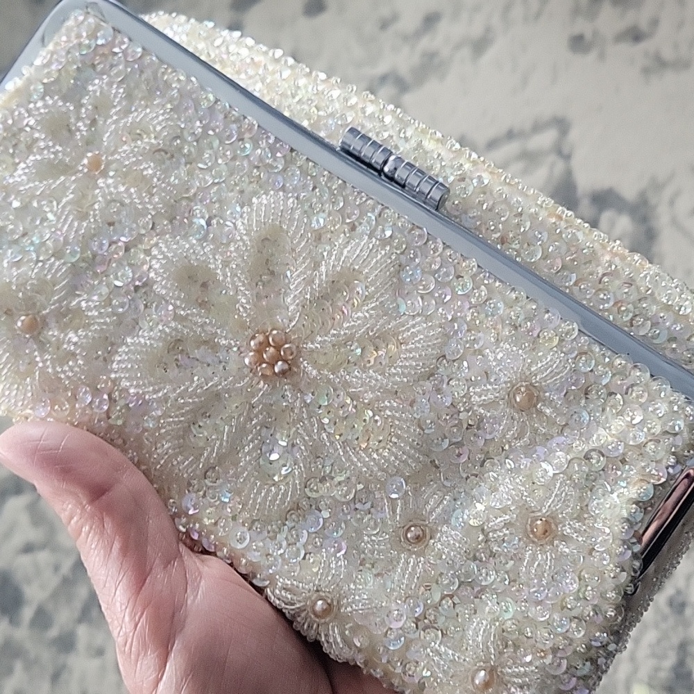Vintage Elegant Cream Beaded Clutch - Picture 11 of 11